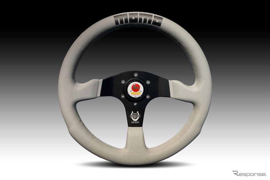MOMO ステアリング F1デザイン/ 動作確認済 MOMO ステアリング F1
