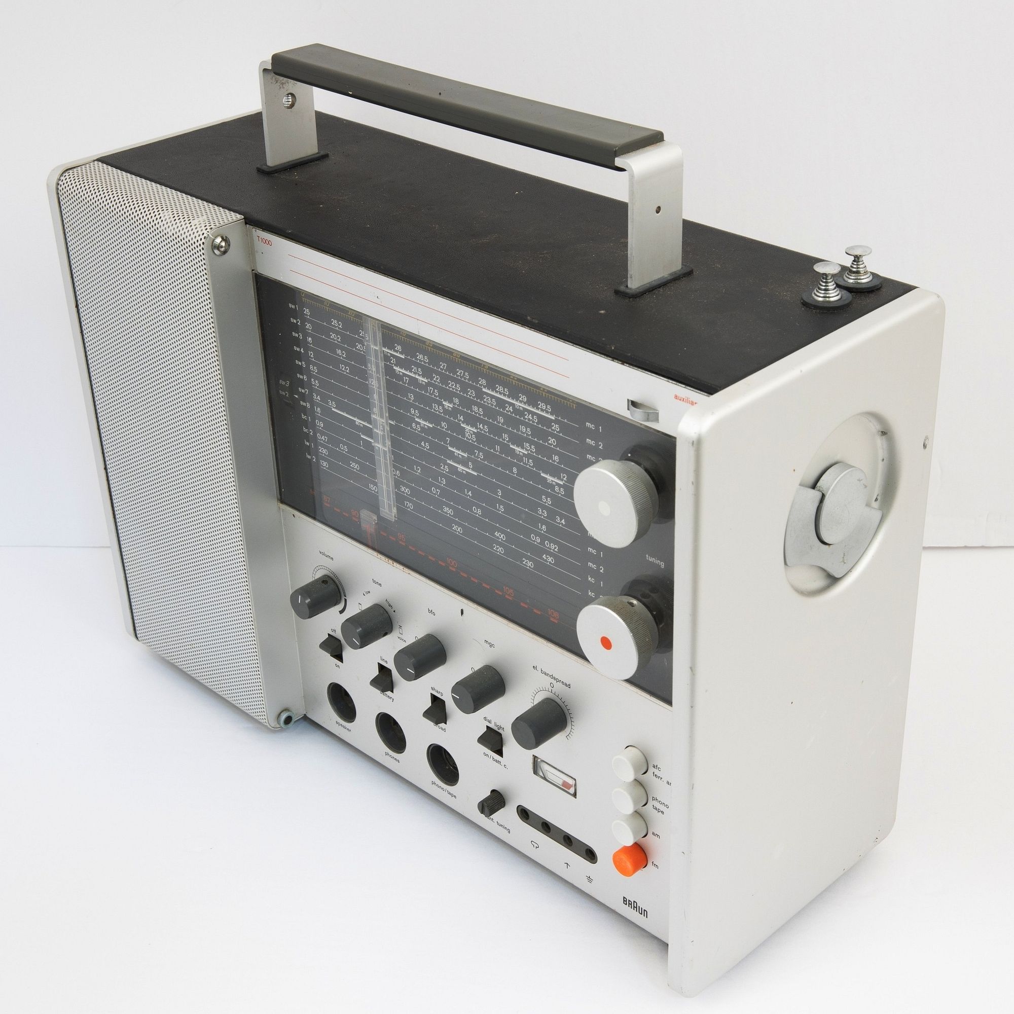 Braun T 1000 World Band Receiver Designed By Dieter Rams, Designed