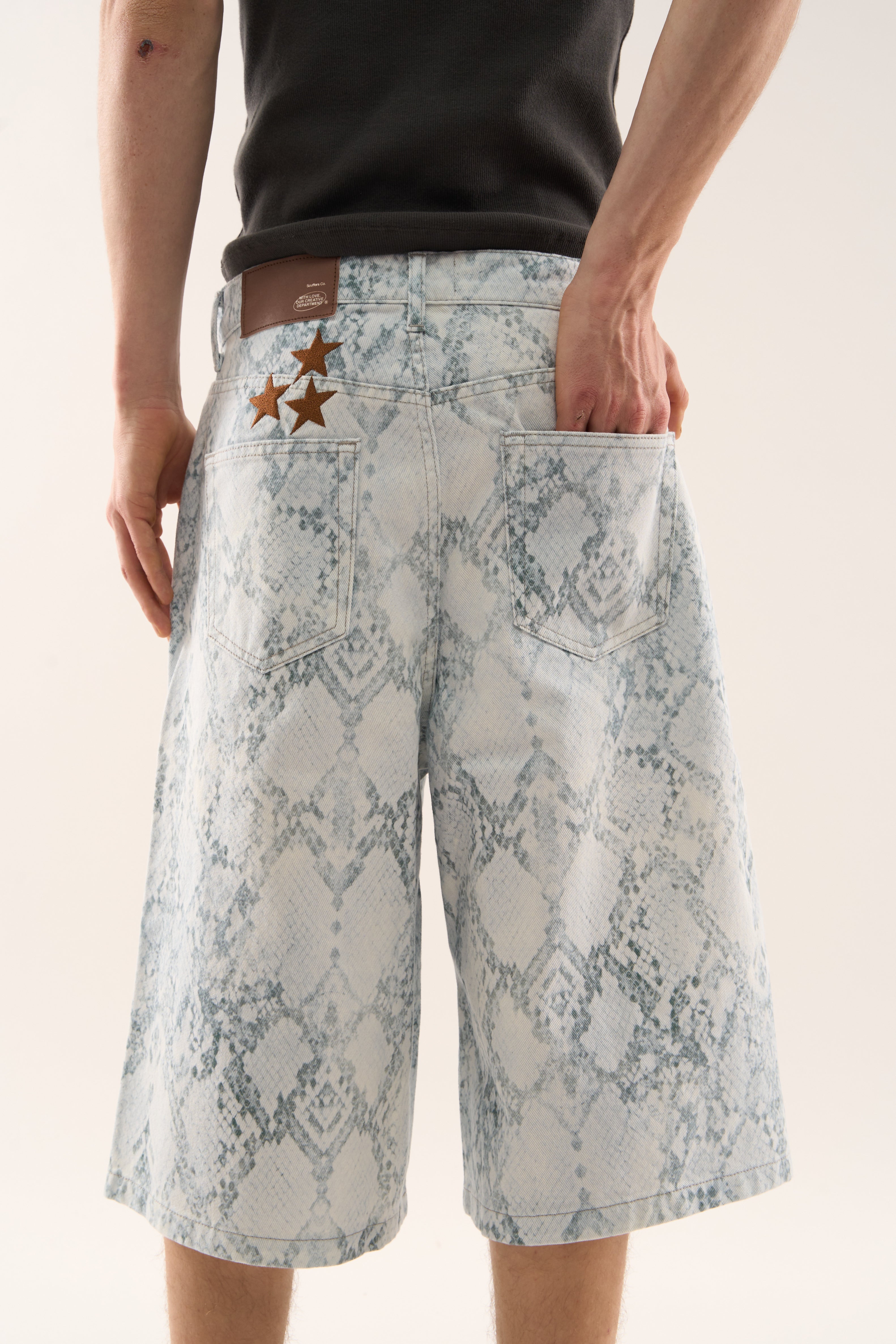 Jumbo Light Blue Snakeprint Shorts – Scuffers