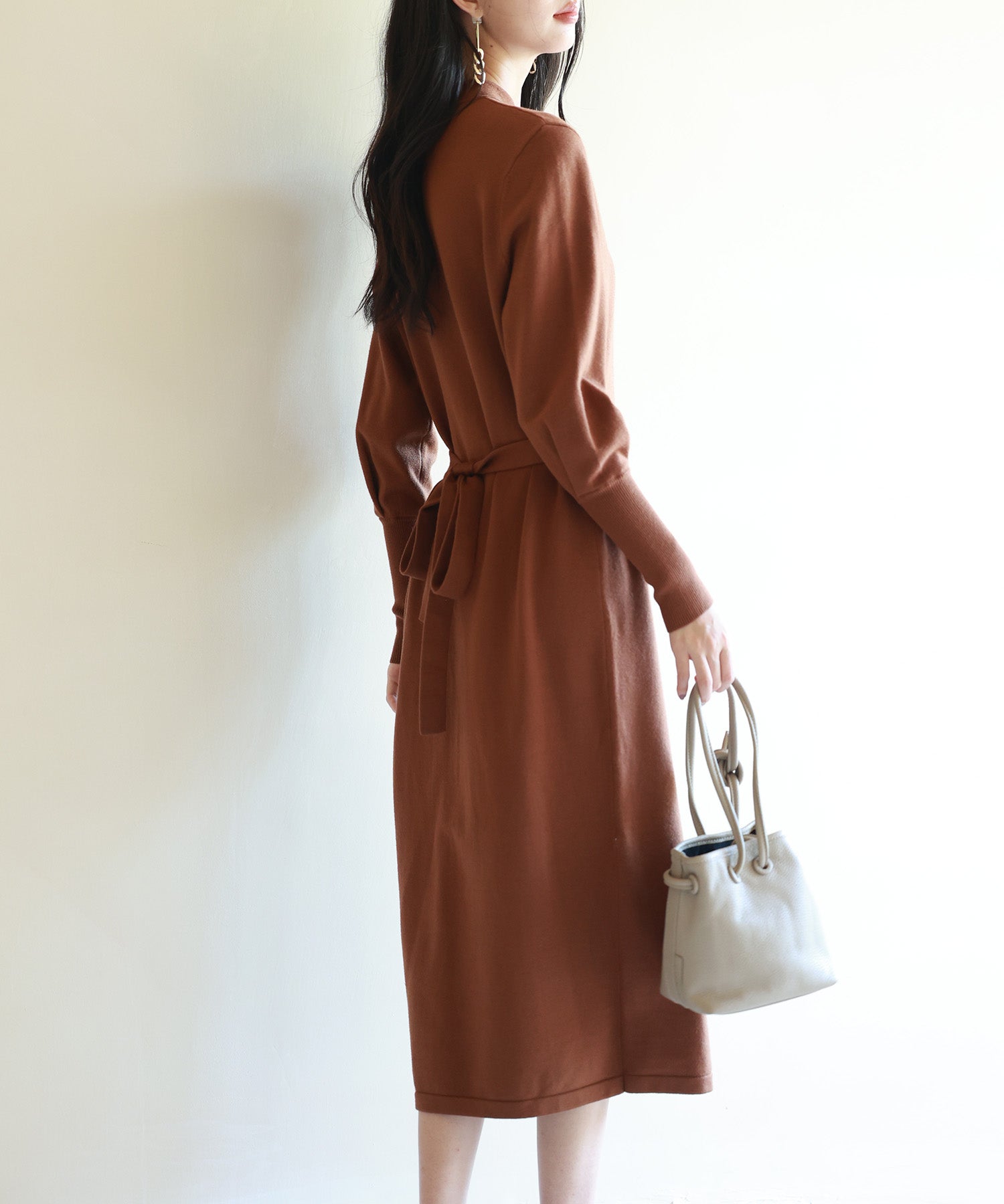 ハイゲージ編み長袖ニットワンピース ブラウン – [公式]SAISON DE