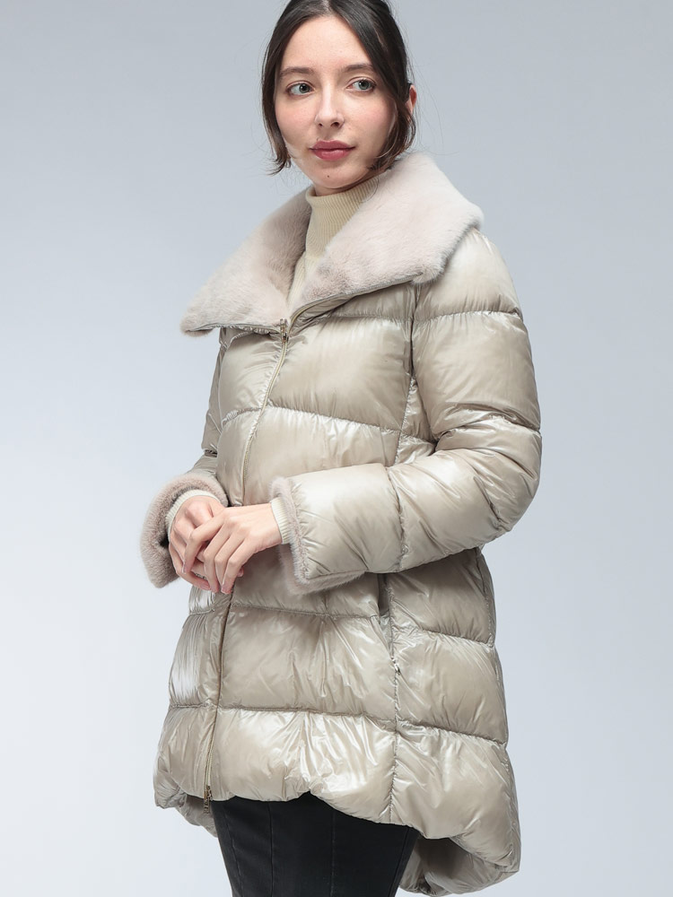 HERNO (ヘルノ) ロゴ ナイロンウルトラライト ファーカラー Aライン