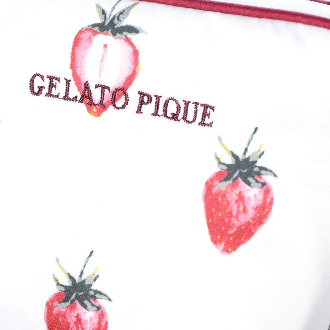 ジェラートピケ gelato pique サテンイチゴ柄ティッシュポーチ （オフ