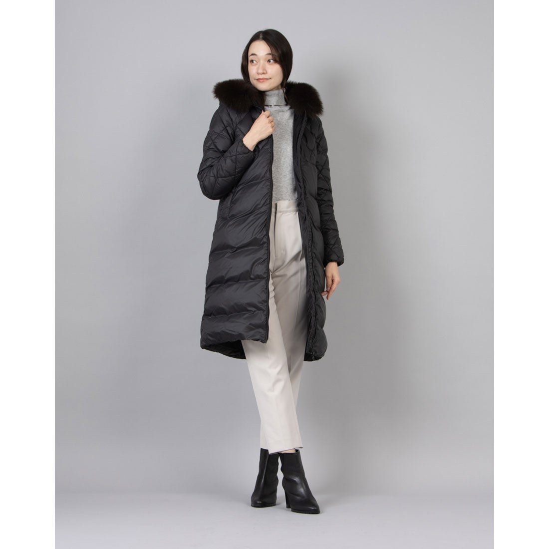 デュベティカ DUVETICA SAQUIDUE black fur-fox / サクイドゥエ （NERO