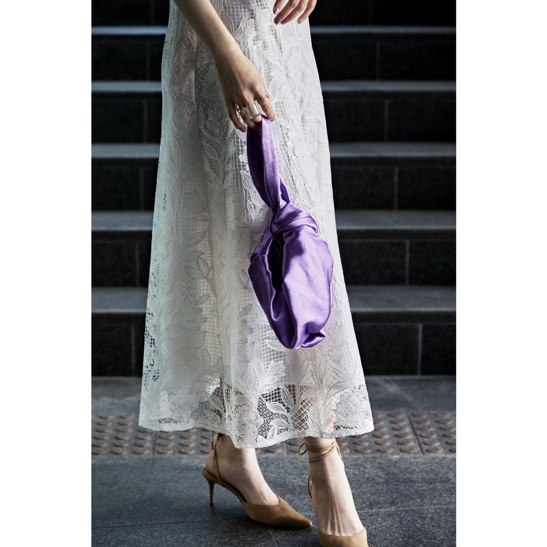 エトル etoll. パフオフショルダーレースドレス （オフホワイト） -靴