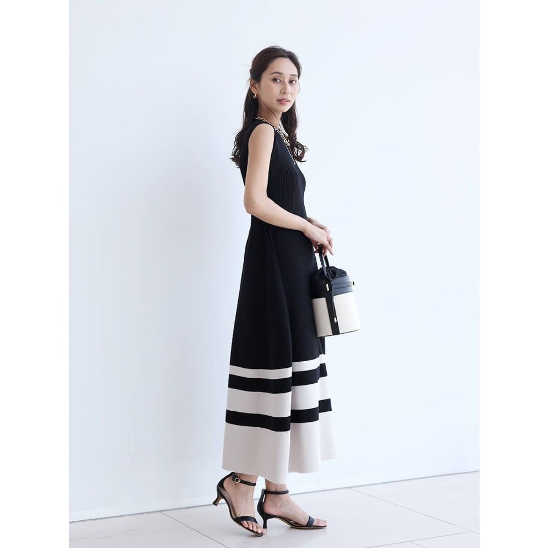 フェンネル FENNEL ノースリーブ配色ニットワンピース （ブラック