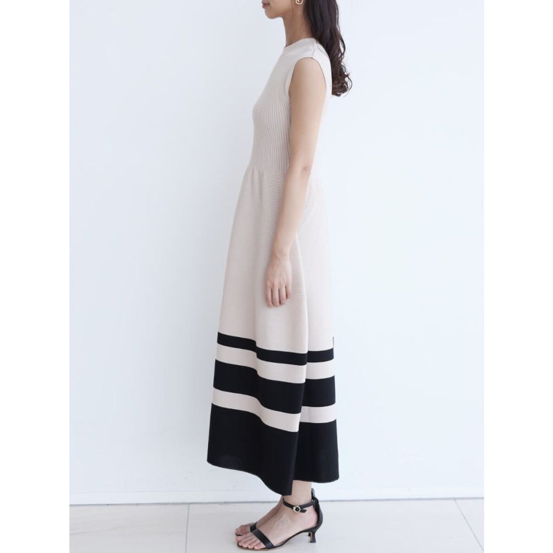 フェンネル FENNEL ノースリーブ配色ニットワンピース （ブラック