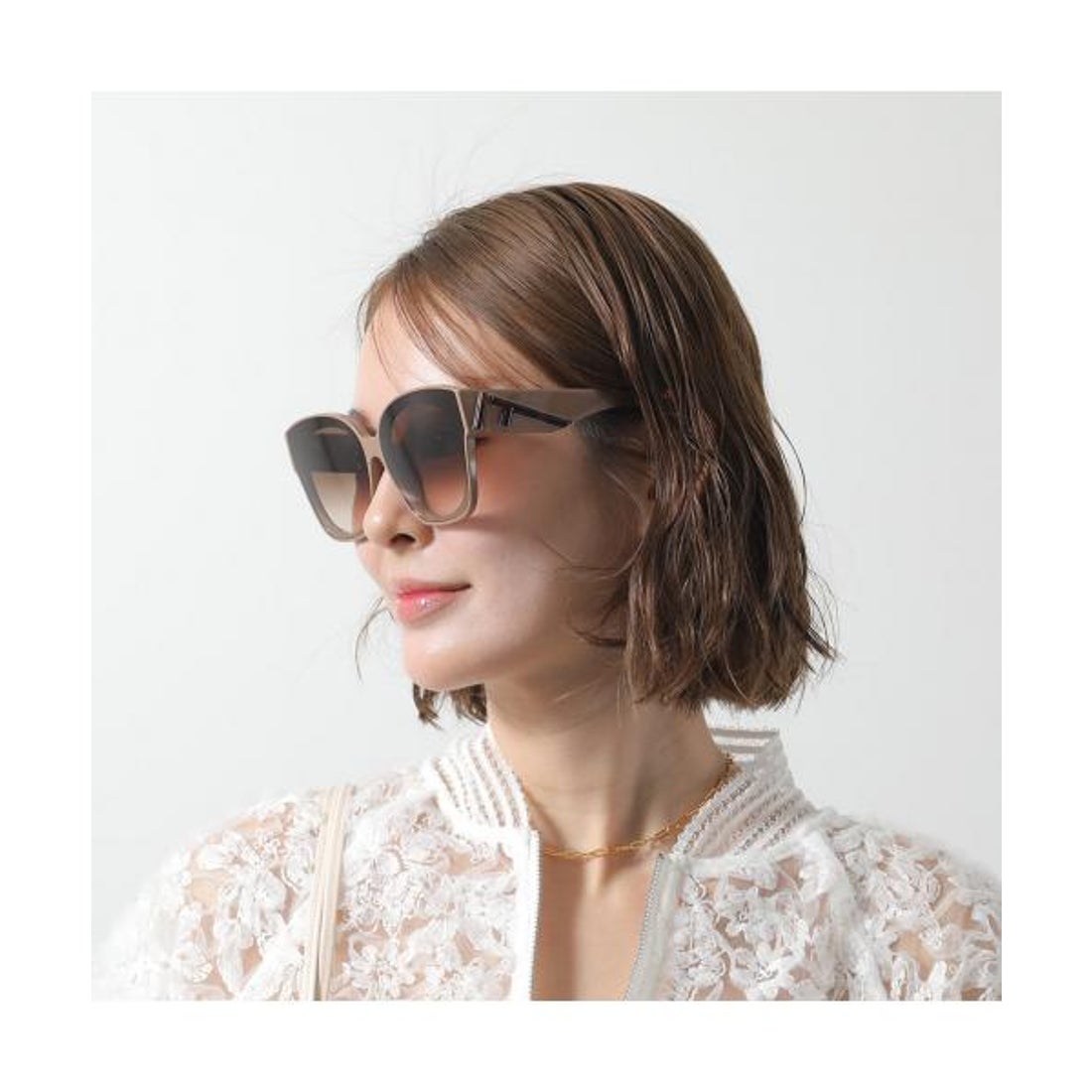 フェンディ FENDI FENDI サングラス FE40098F バタフライ型 セル