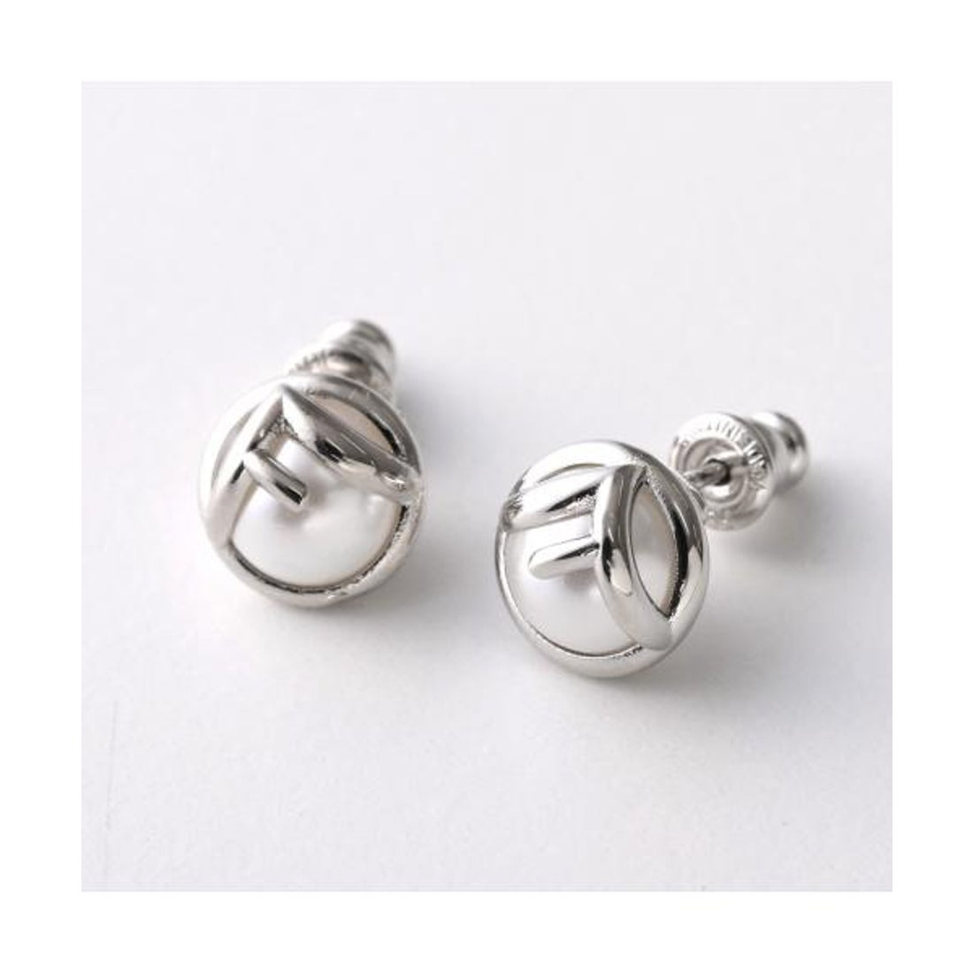 フェンディ FENDI FENDI ピアス エフイズ 8AK796 A5TO パール メタル