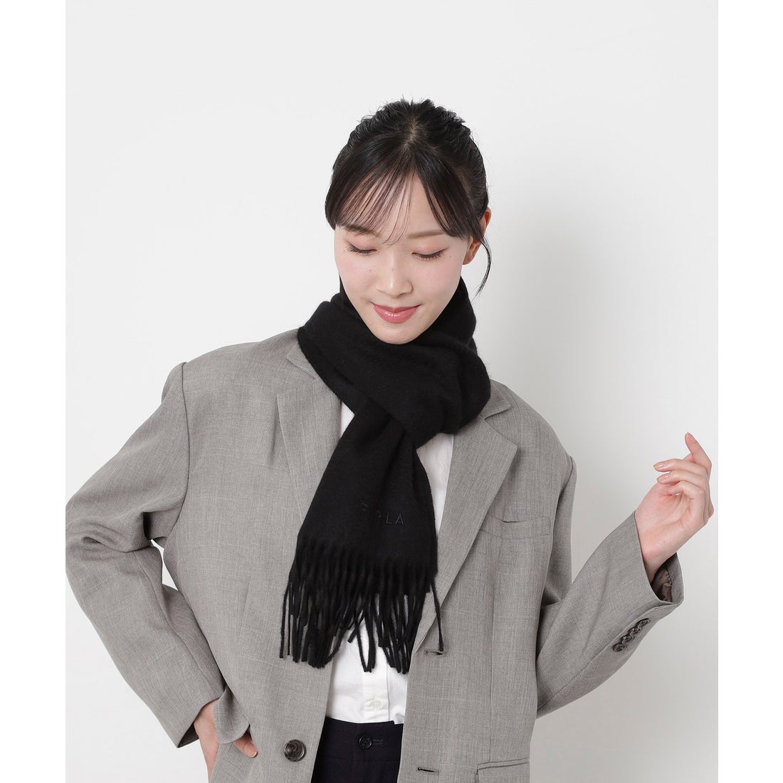 FURLA 【洗える】カシミヤ100％紡毛厚手マフラー 30×180cm ロゴ 無地