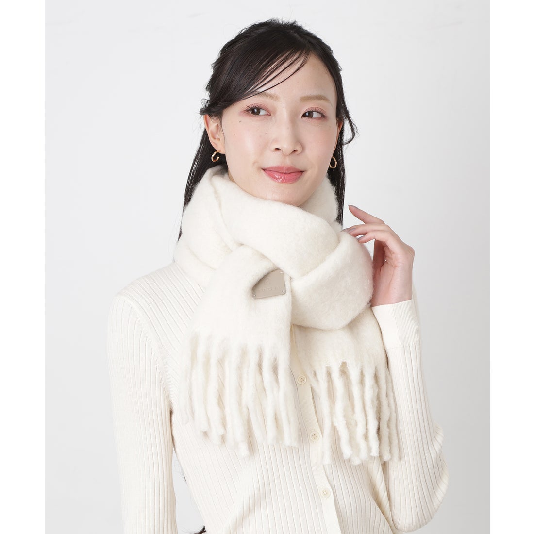 フルラ FURLA 【WEB限定】本革ネーム付き ウール混シャギーマフラー 25