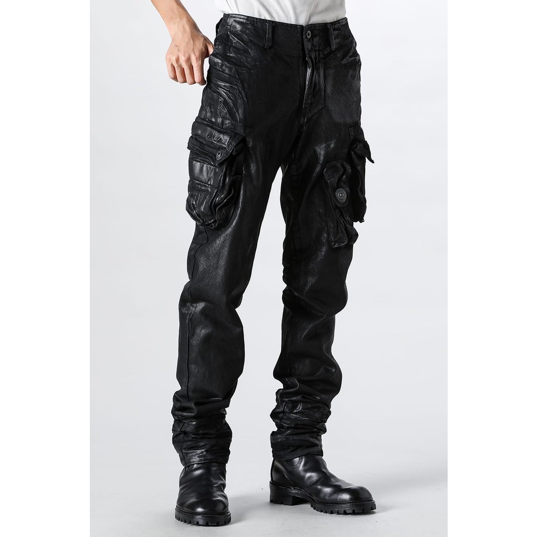 ユリウス JULIUS 12oz Coated Denim Tapered Gasmask Cargo Pants