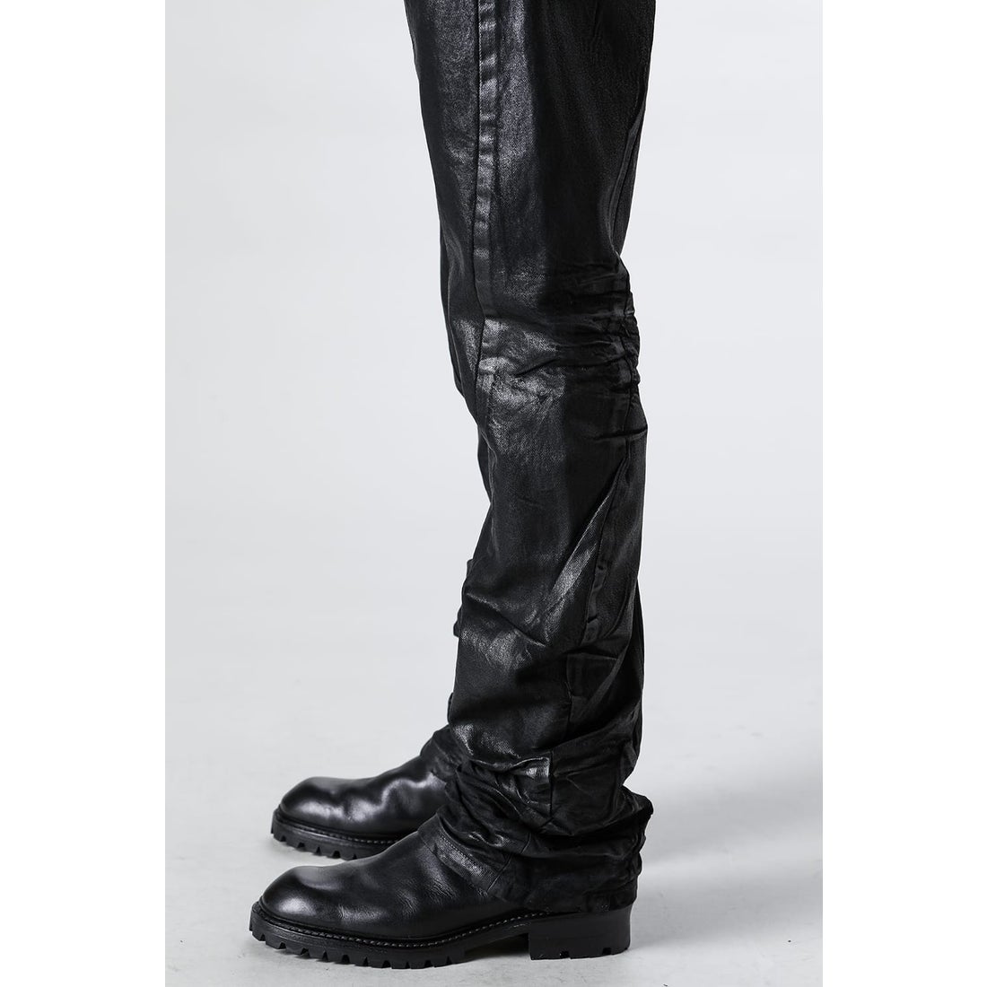 JULIUS 12oz Coated Denim Seamed Pants（BLACK） - Osaka / Kyoto