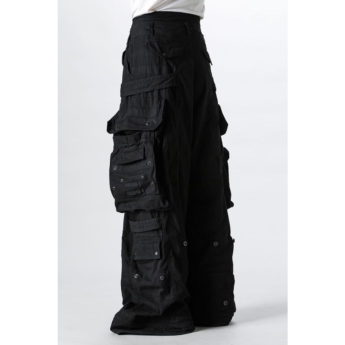 JULIUS Cotton Nylon Twill Multi Pocket Wide Cargo Pants（BLACK