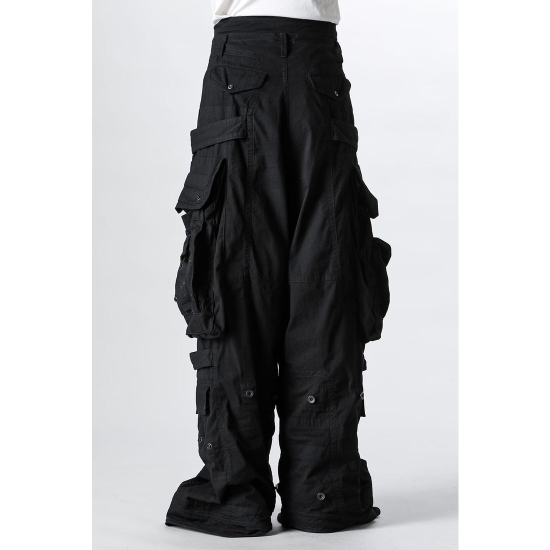 JULIUS Cotton Nylon Twill Multi Pocket Wide Cargo Pants（BLACK