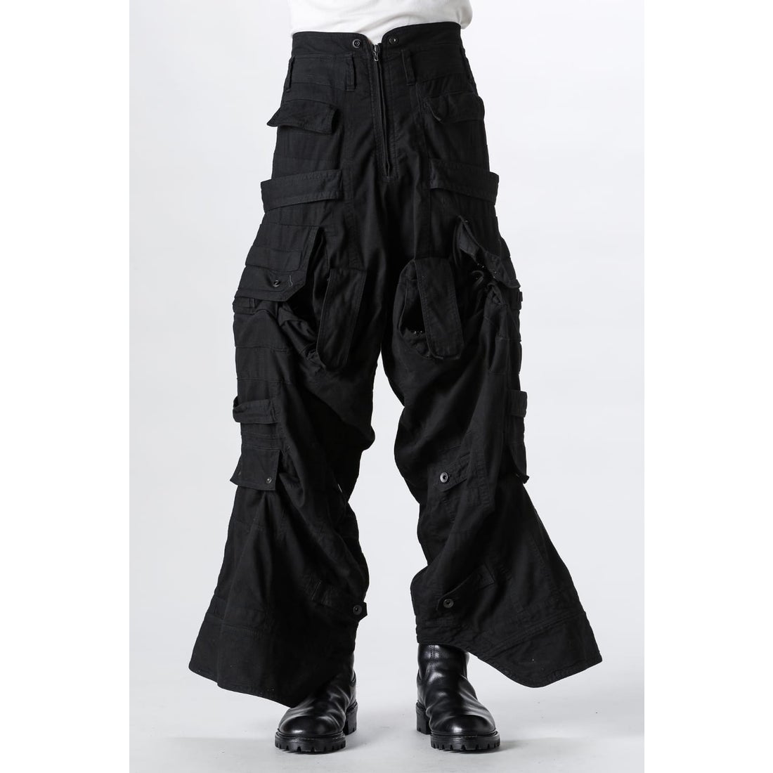 JULIUS Cotton Nylon Twill Multi Pocket Wide Cargo Pants（BLACK