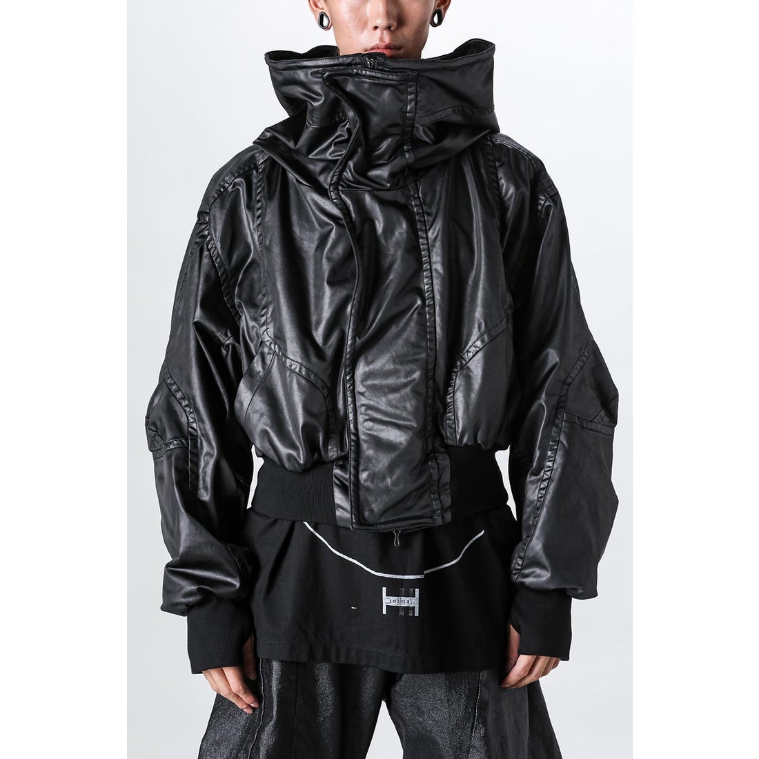 JULIUS Coated Satin Short Hooded Blouson（BLACK） - Osaka / Kyoto