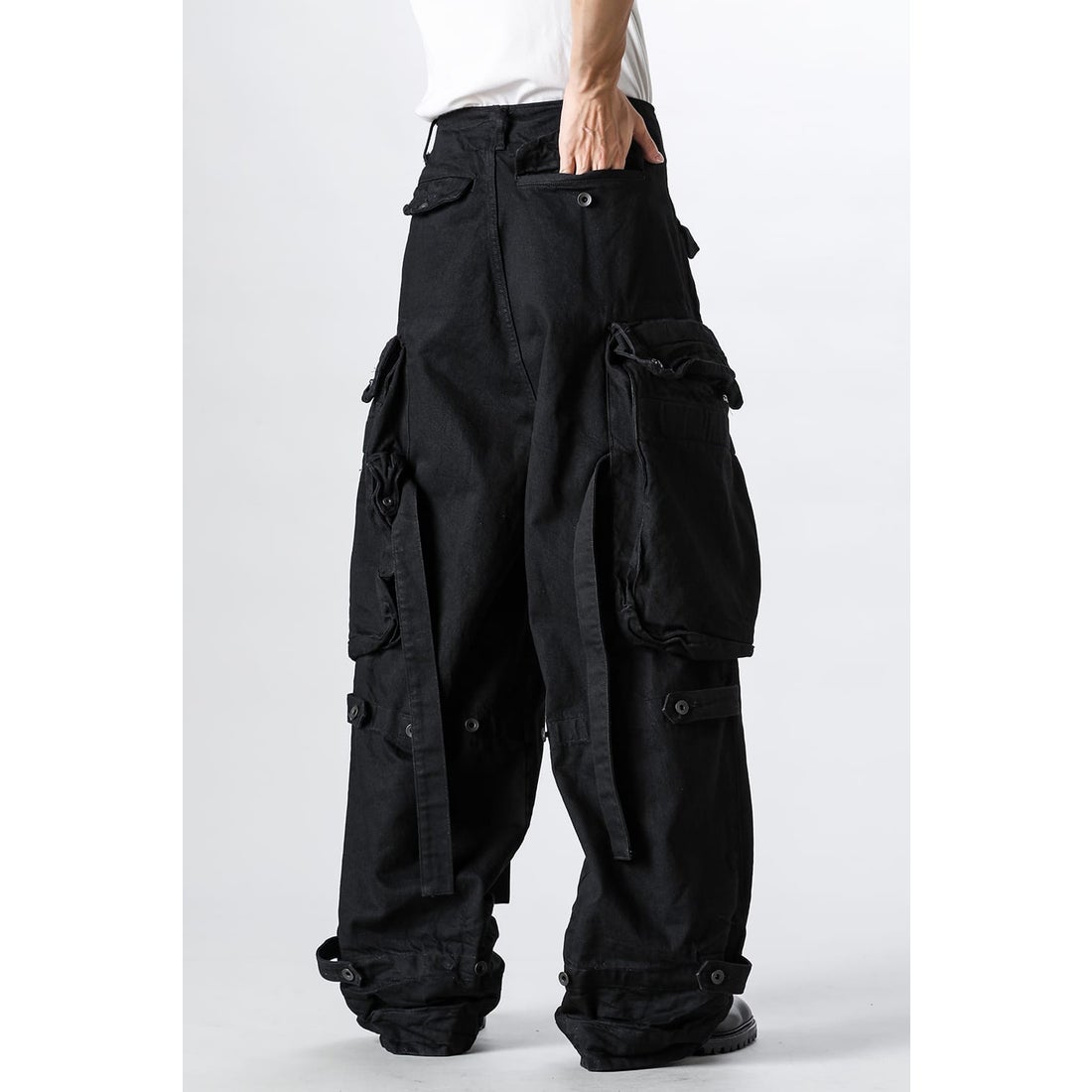 JULIUS 12oz Denim Wide Gasmask Cargo Pants（BLACK） - Osaka
