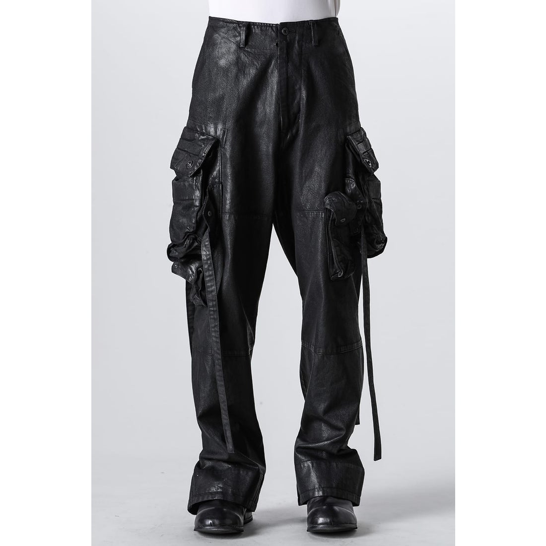 ユリウス JULIUS Coated Gasmask Cargo Pants （Black） -デザイナーズ