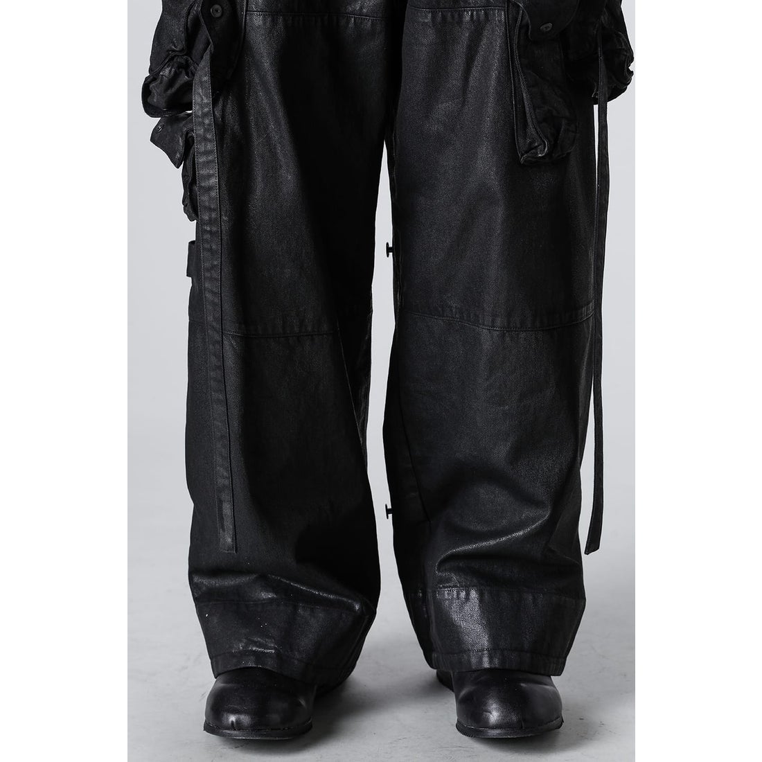 JULIUS Coated Gasmask Cargo Pants （Black） - Osaka / Kyoto