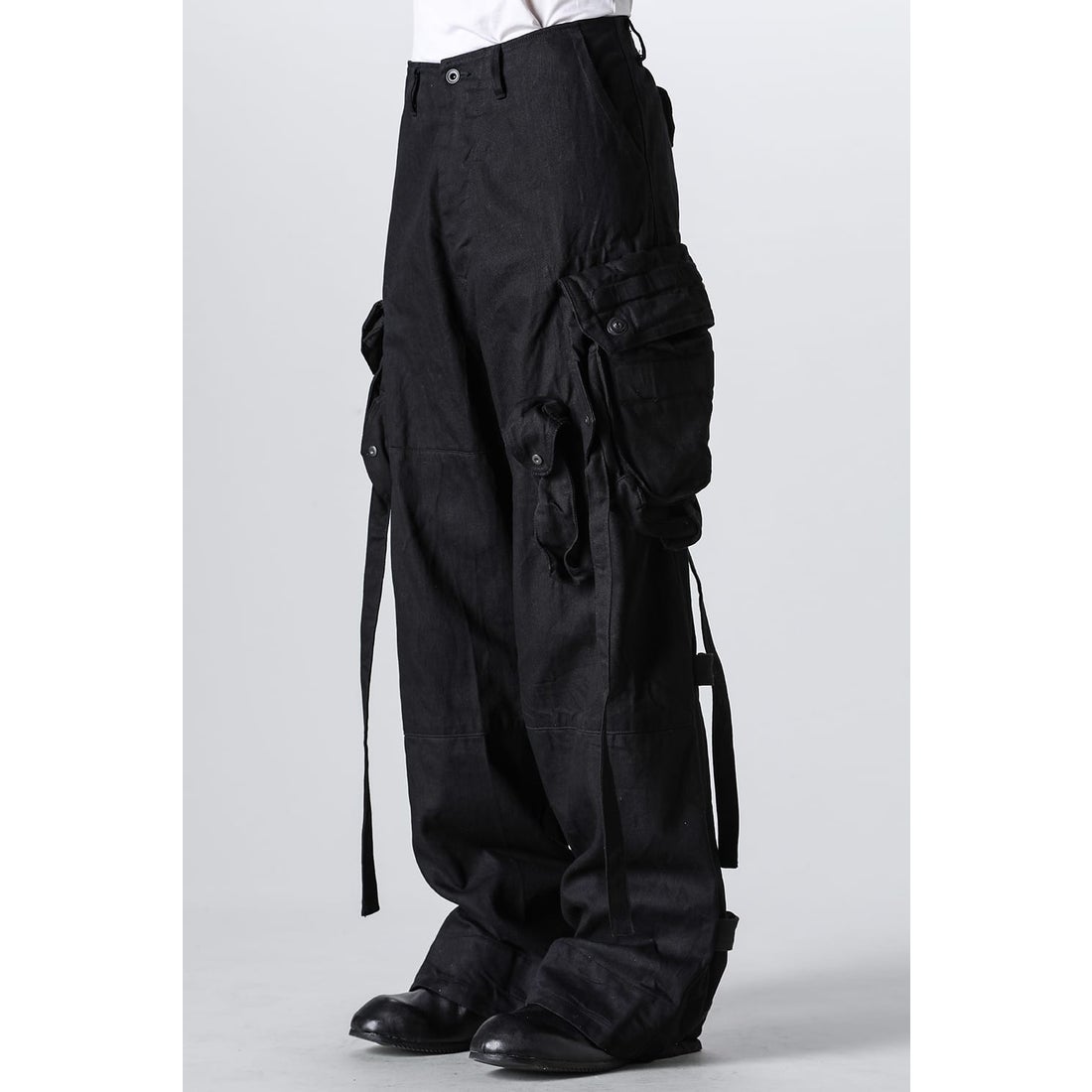 ユリウス JULIUS Gasmask Cargo Pants （Black） -デザイナーズ