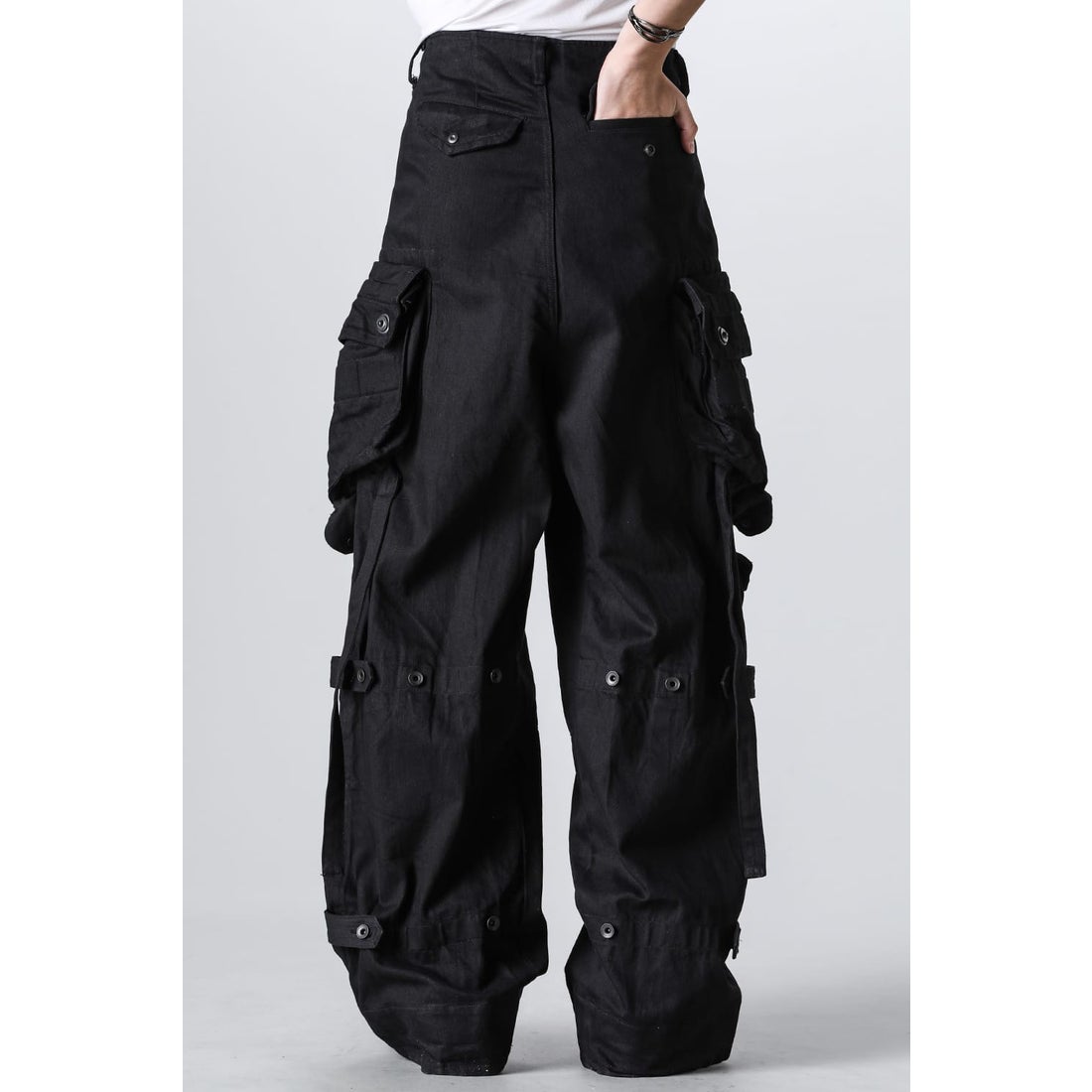 ユリウス JULIUS Gasmask Cargo Pants （Black） - ファッション通販