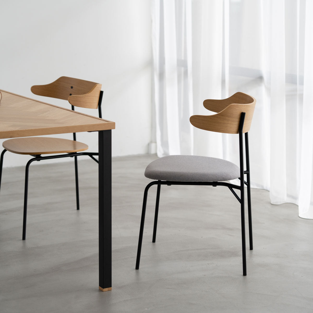 カペルⅢ ダイニングチェア｜家具・インテリア通販の関家具【公式】