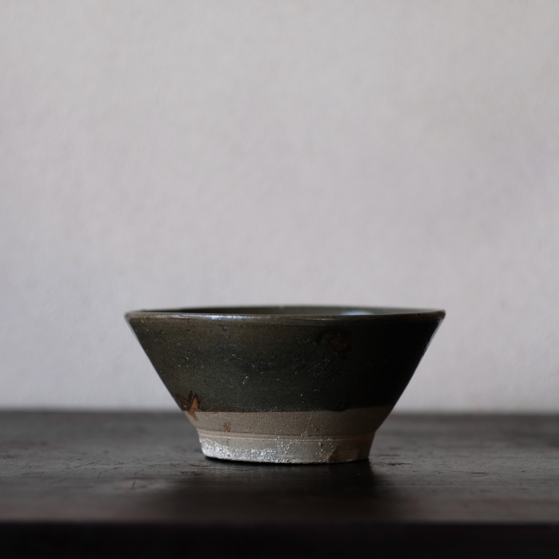 琉球 湧田焼 灰釉碗 | 骨董と詩学 Antique & Poetics | 蛇韻律