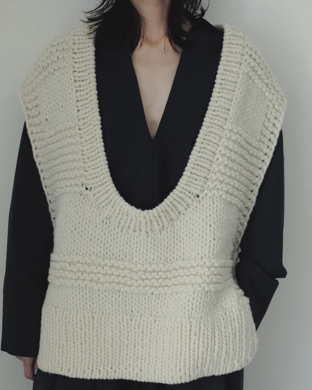 ànuke - Uneck Handknit Vest / Uネック ハンドニットベスト