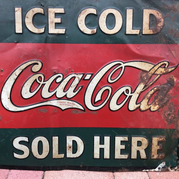 Coca-Cola（コカコーラ）ヴィンテージ・エンボスサイン「ICE COLD SOLD