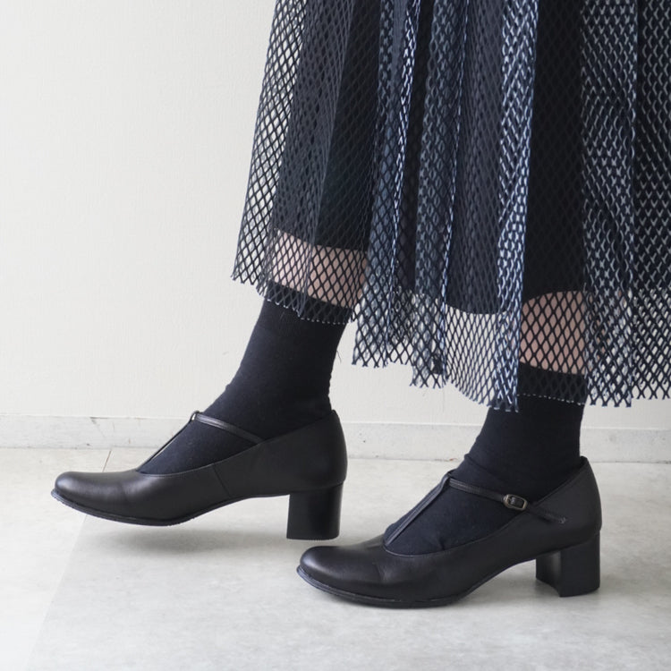 z42 ミドルヒールTストラップパンプス／ブラック – ZUCCOTTO