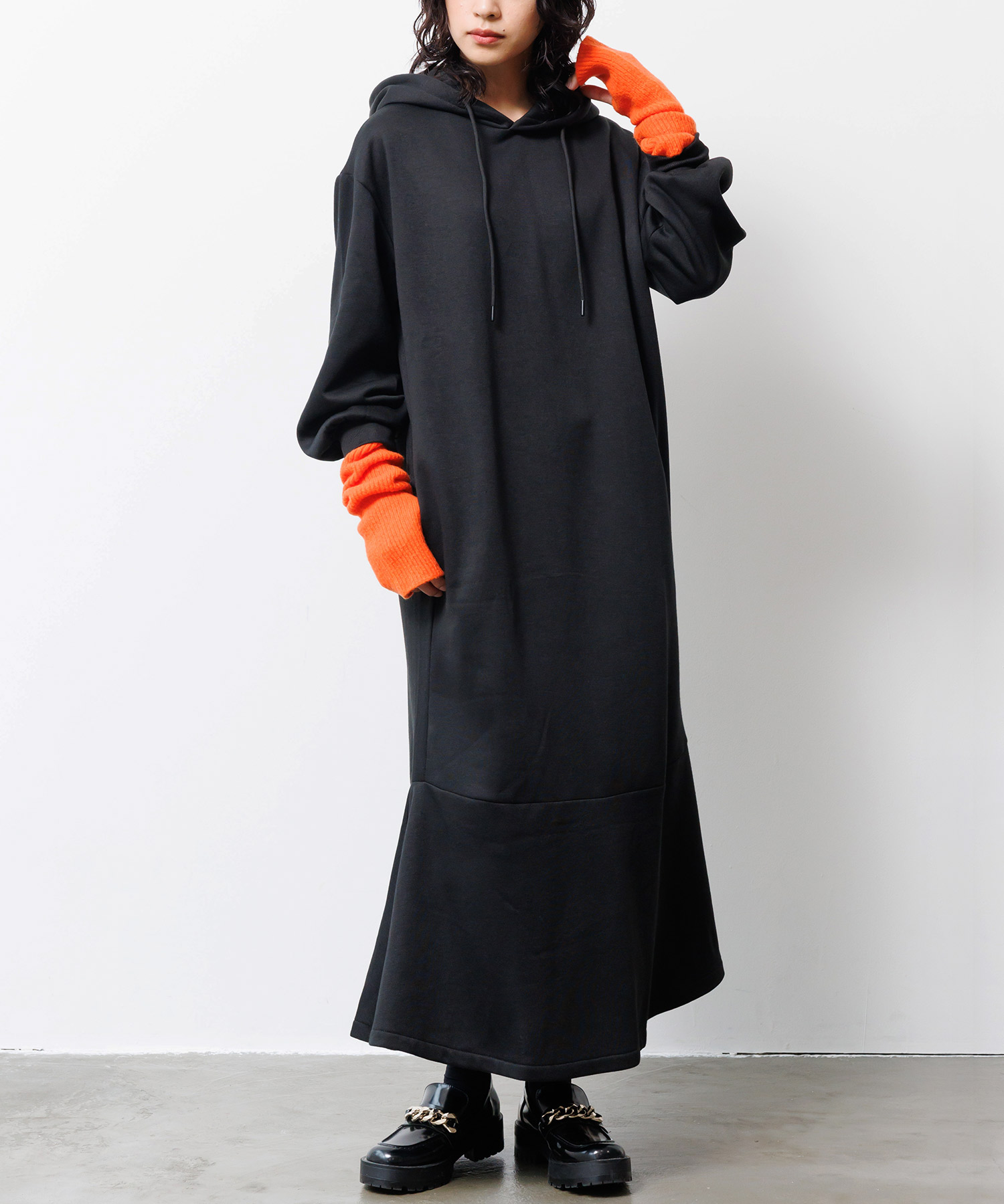 mili an deni（ミリアンデニ） レディース ワンピース 裏起毛フード