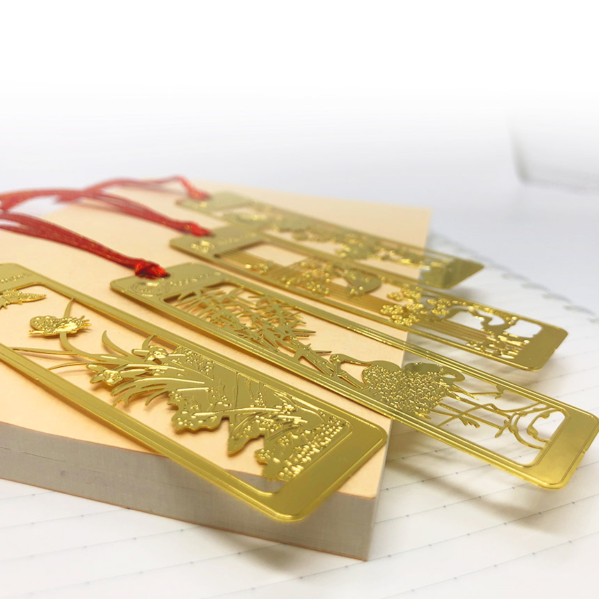 しおり ブックマーカー 12枚セット 栞 四君子 梅 蘭 竹 菊 透かし彫り