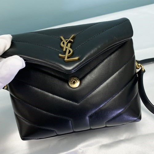 Yves Saint Laurent（イヴ・サンローラン） 【爆買】サンローラン