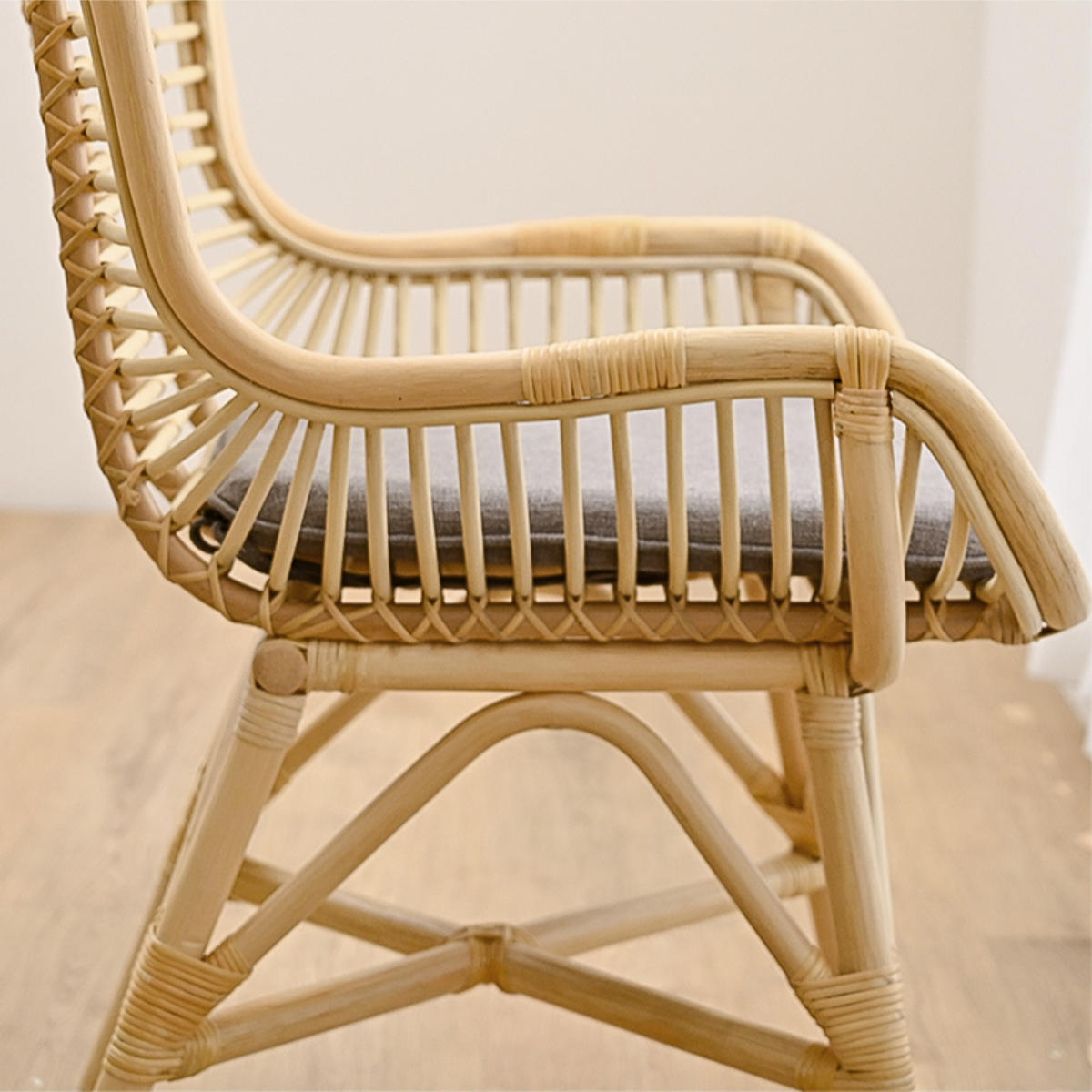 ダイニングチェア ラタン 座面高45cm クッション付 Breeze （ ラタン