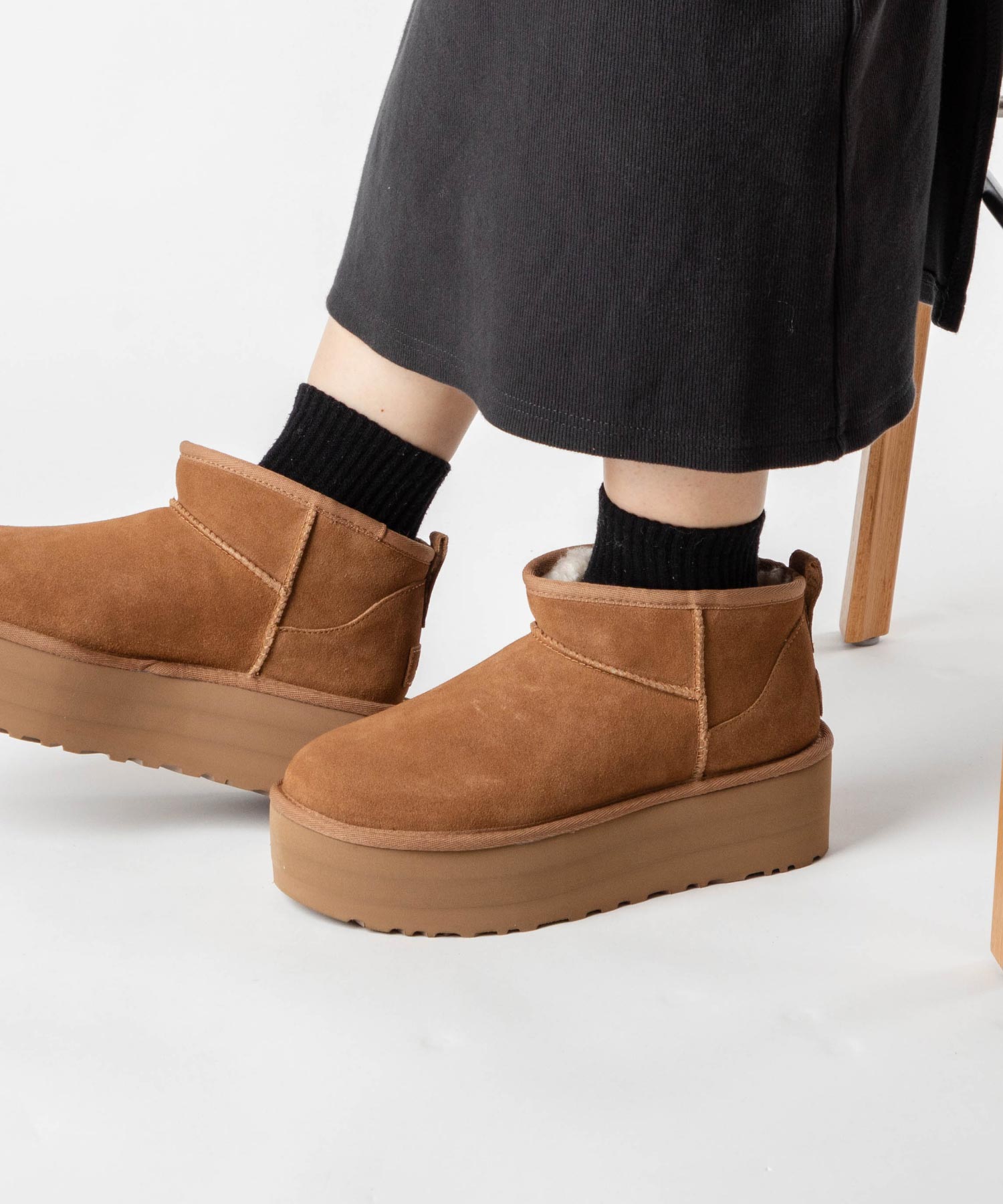 UGG（アグ） UGG 1135092 ブーツ CLASSIC ULTRA MINI PLATFORM