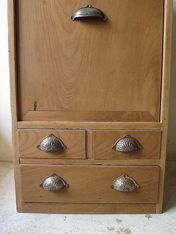 1083 アンティーク 前欅の収納棚 引き出し 陳列台 展示台 置床 レトロ