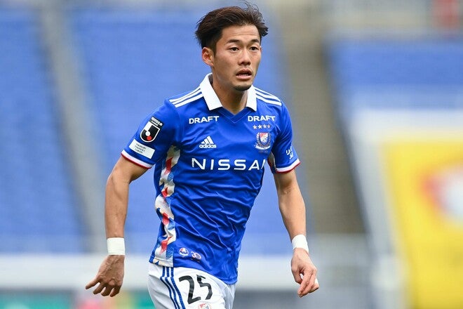 華麗な放物線」マリノス小池龍太の美技弾に喝采！元日本代表FWも「見事