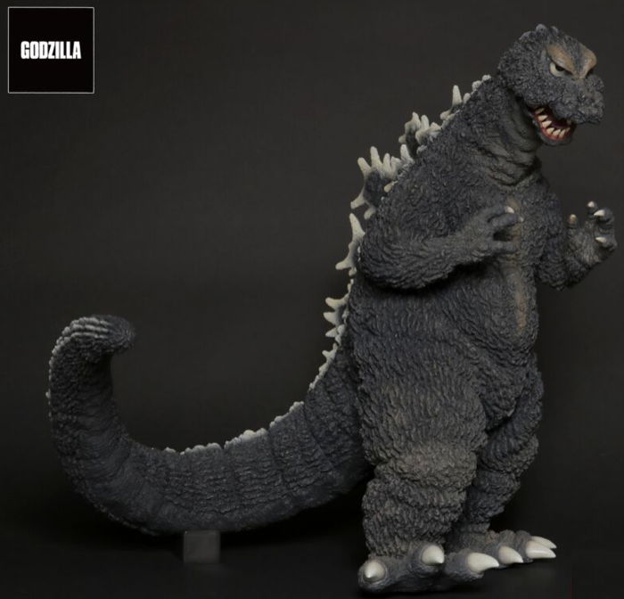 エクスプラスの［ギガンティクシリーズ］の「ゴジラ(1964)」が「発光