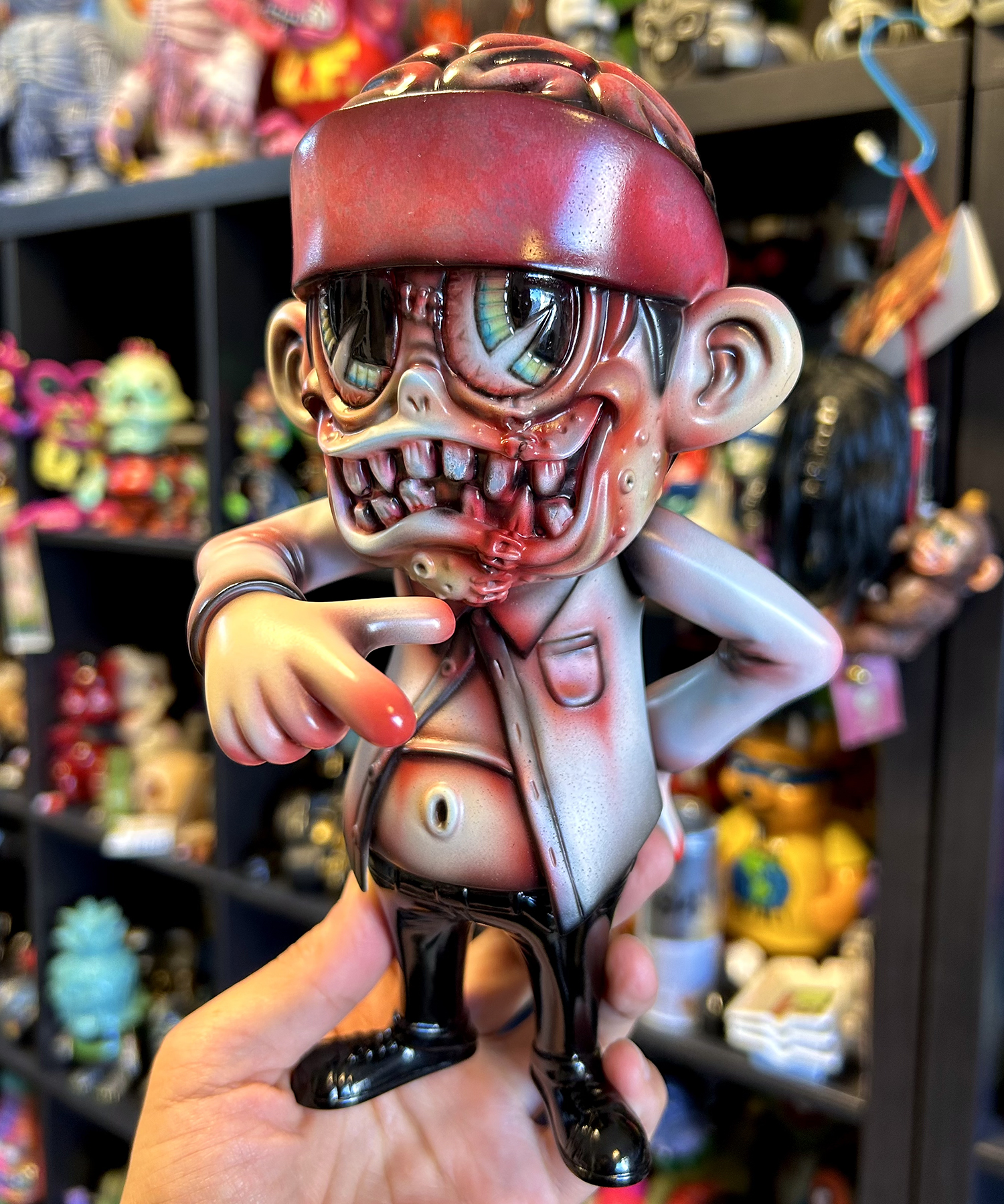 BlackBook ToyにKakkowarai Toys初登場！ 衝撃のホラーカスタム