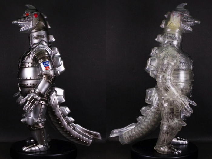 マルサンの「メカゴジラ2 450」が「機械可視版(GID Ver.)」で出撃