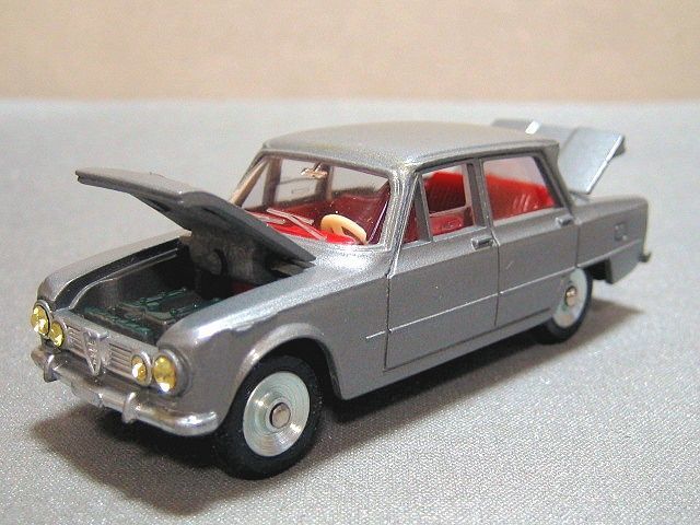 Dinky Toys ディンキー アルファロメオ ジュリア1600 当時物 Dinky Toys ディンキー アルファロメオ ジュリア1600 当時物 - メルカリ