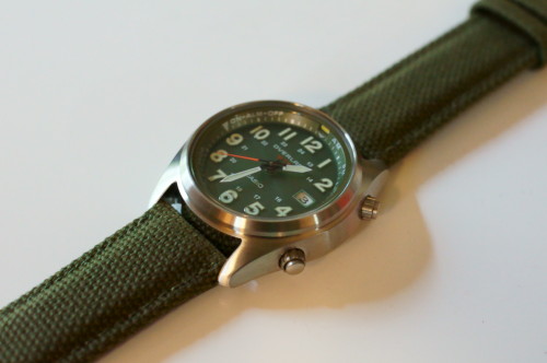 機械式の時計に飽きたら、ソーラー電波腕時計「OVERLAND」がオススメ