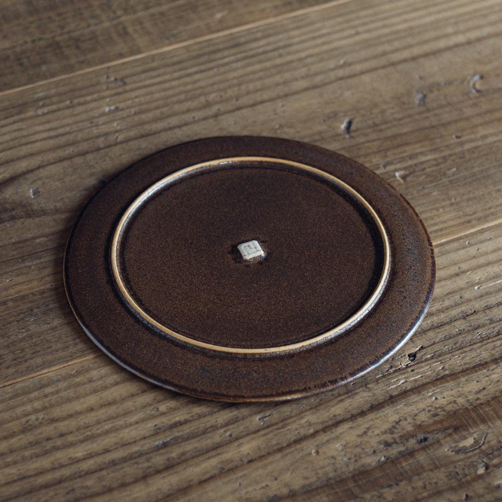 フラットプレート 18cm (茶)｜北條潤 – sui.