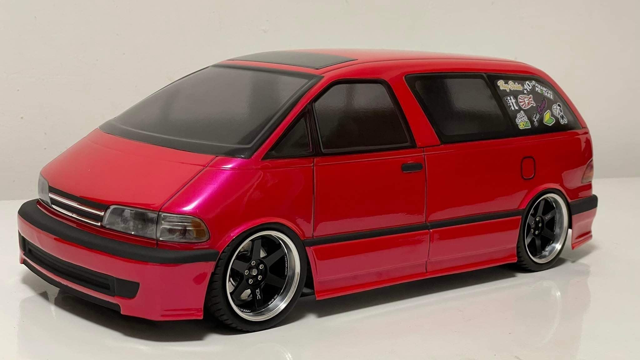 Fabulous 1/64 toyota previa (レッド) Toyota Previa / LHD Red