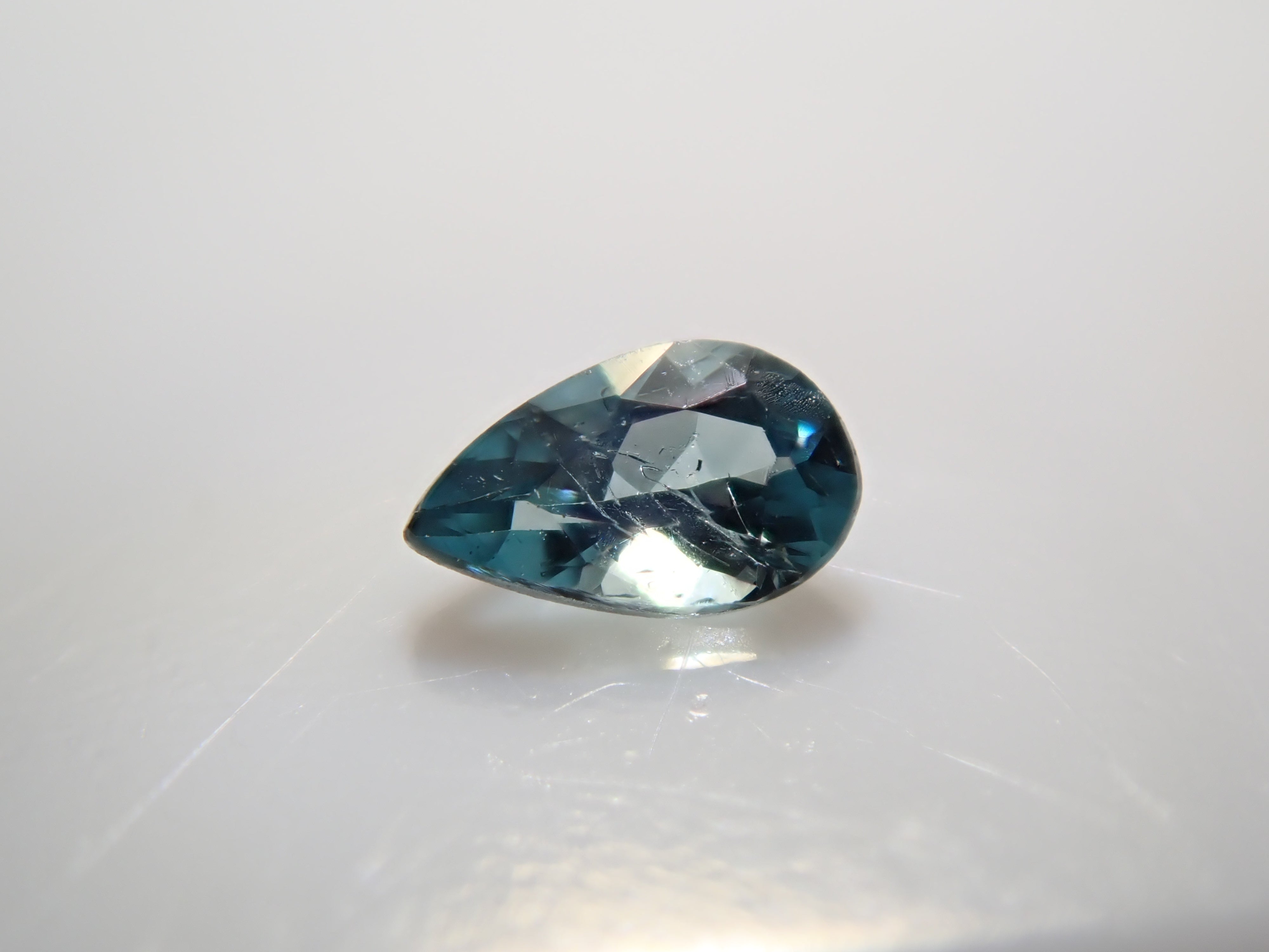 マダガスカル産ローレントーマサイト 0.022ctルース 日独