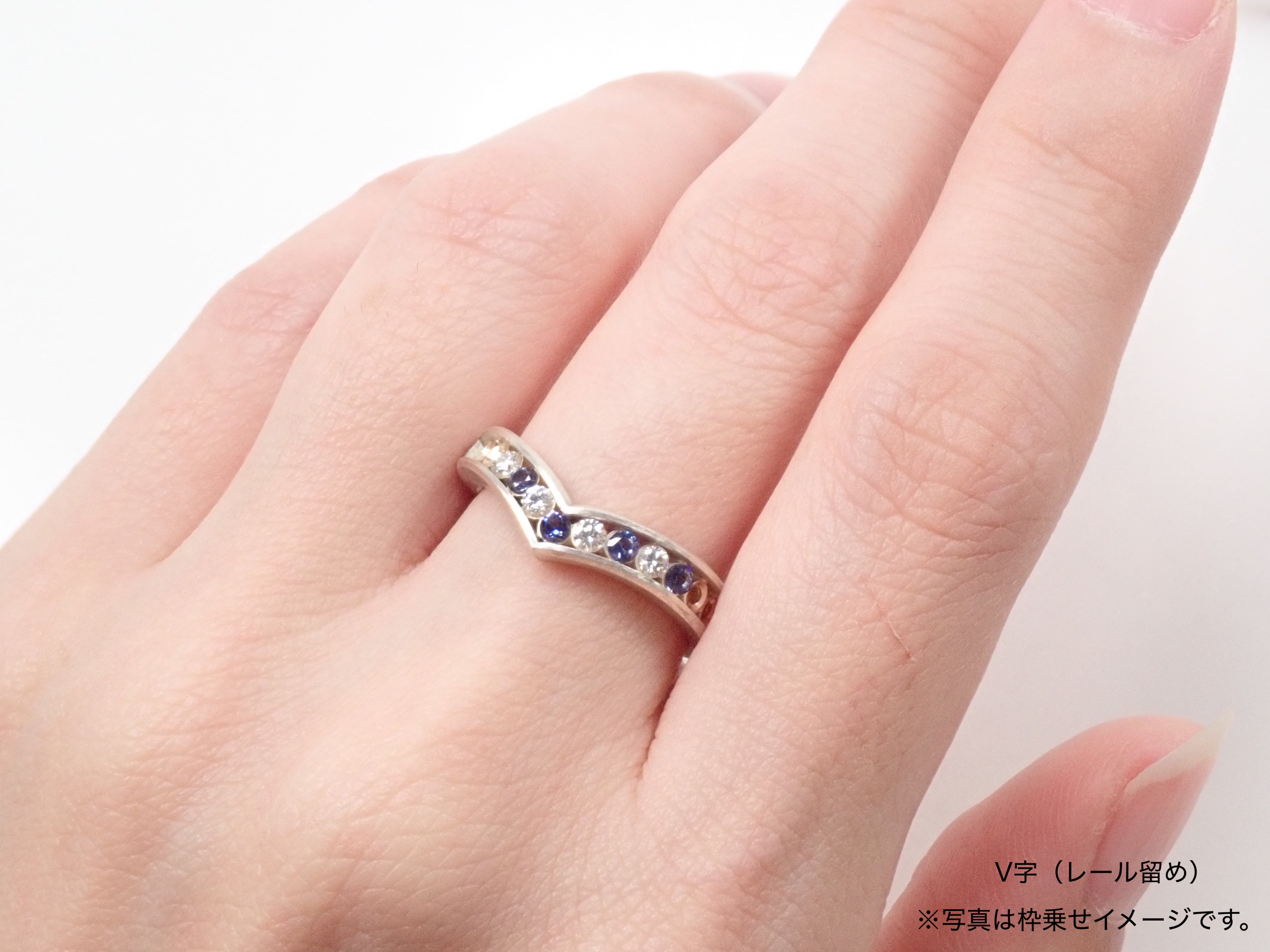 トップクオリティ》 ベニトアイト7石・ダイヤモンド6石（H&C）ハーフ