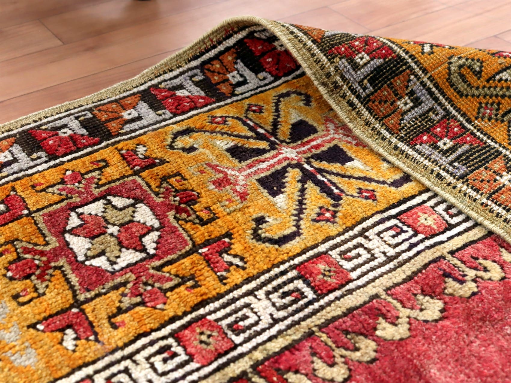 トルコ絨毯 150㎝×68㎝ おまけ付き トルコ絨毯 150㎝×68㎝ おまけ付き