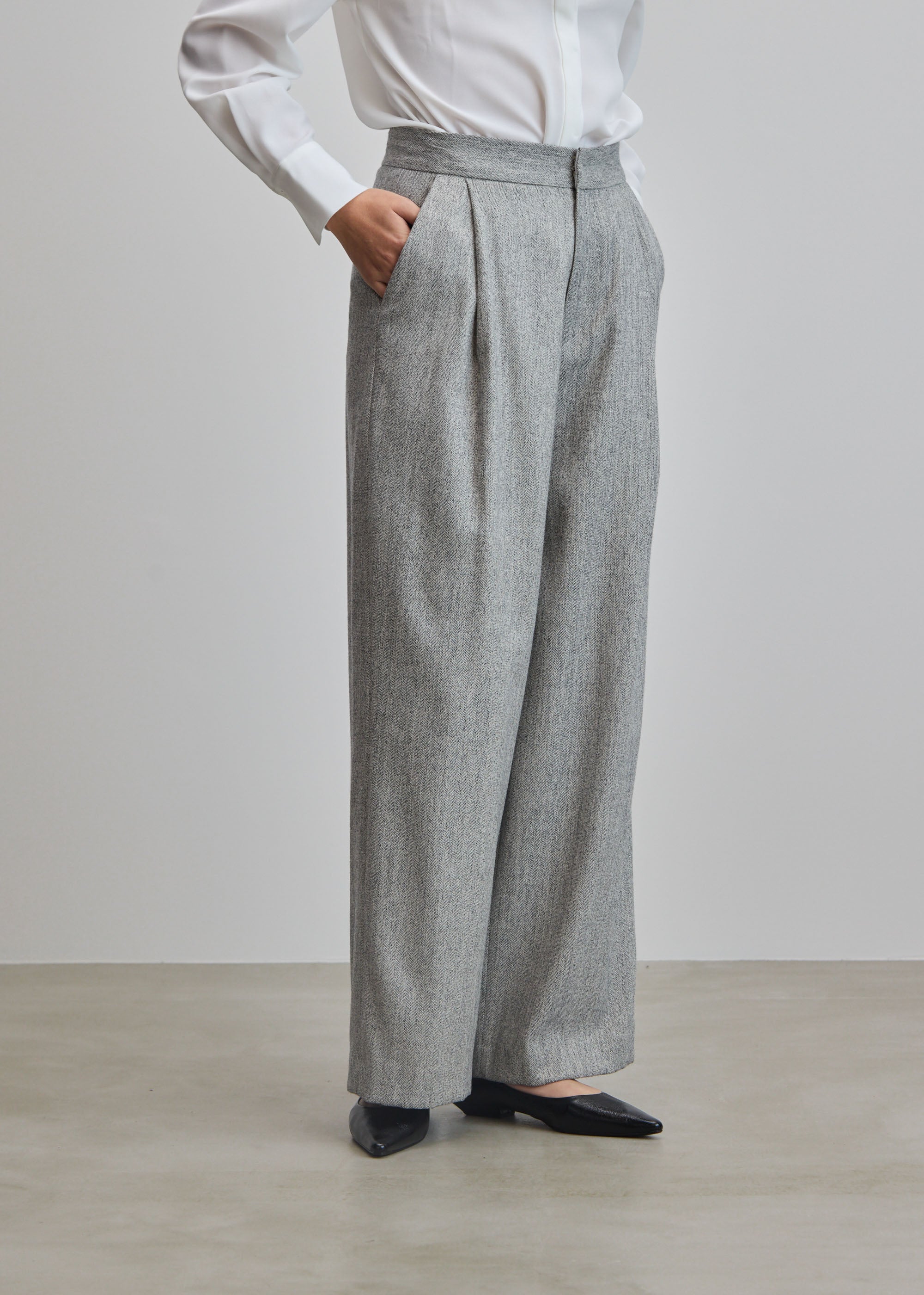 ヘリンボーンタックワイドパンツ - SOÉJU online store｜上質な大人の