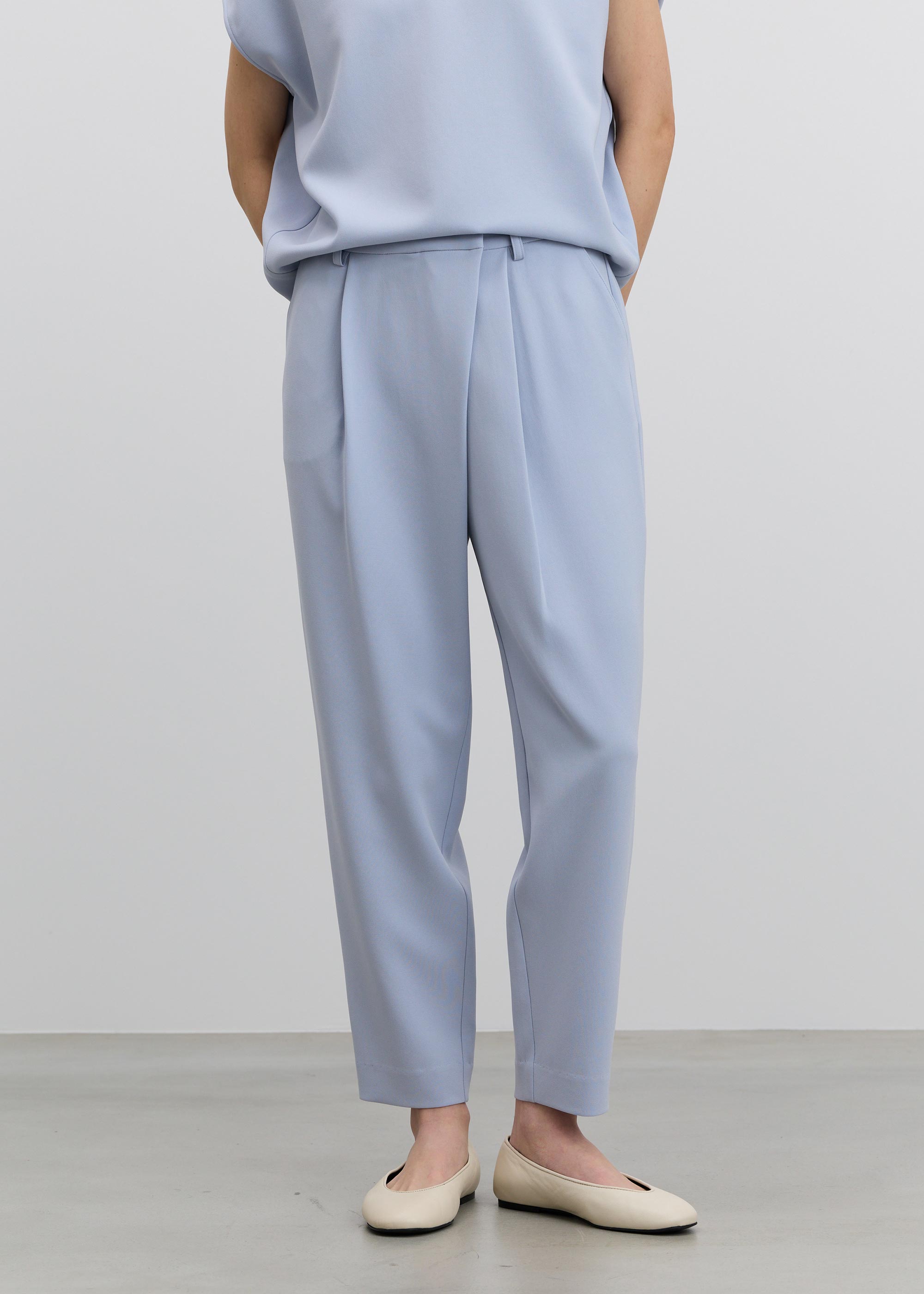 タックパンツ - SOÉJU online store｜上質な大人の女性のためのボトムス