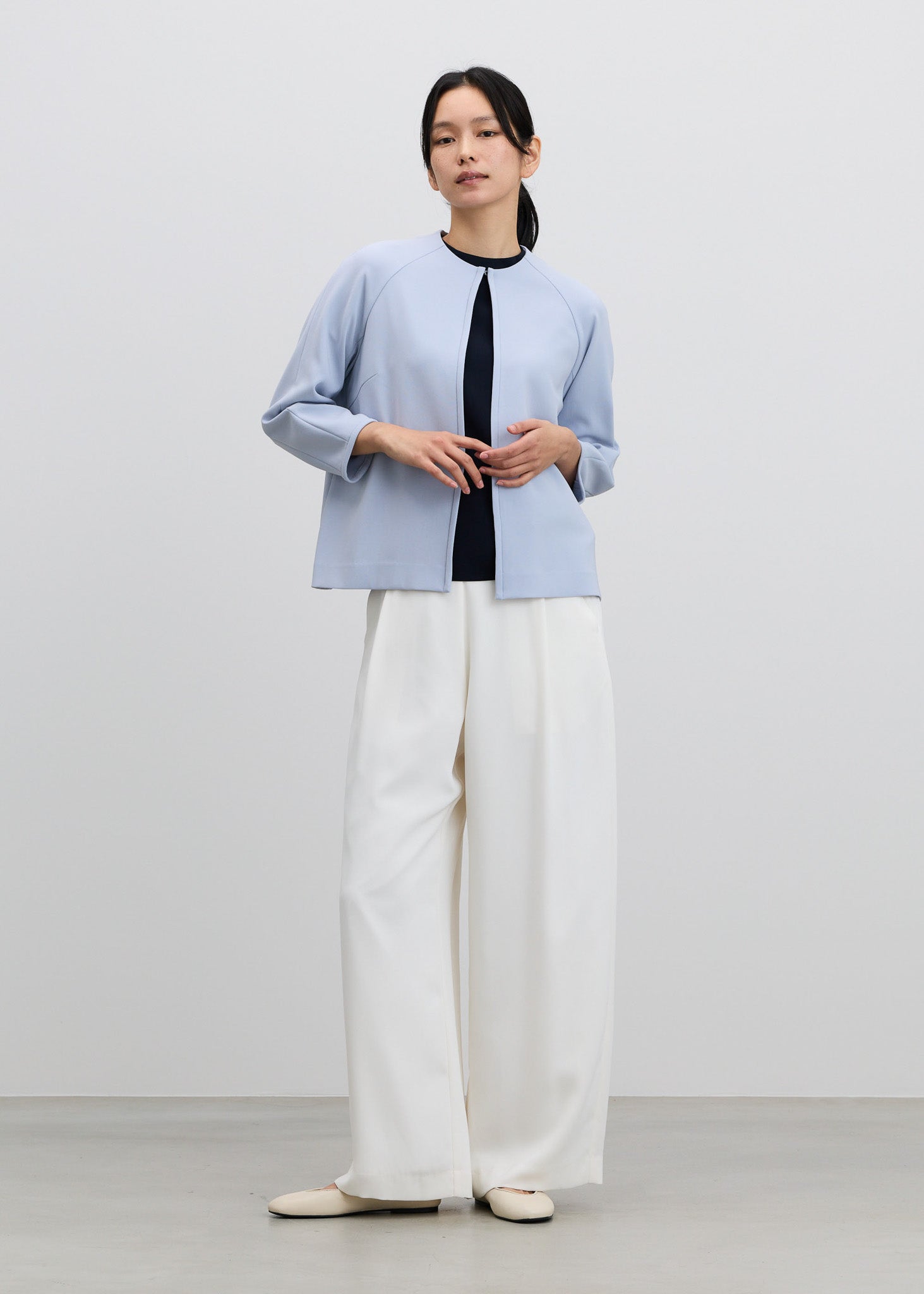 スタンドカラーコクーンブラウス - SOÉJU online store｜上質な大人の